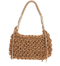 Lade das Bild in den Galerie-Viewer, Häkeltasche in cappucino mit Reißverschluss und kleinem Henkel, Wunderwerk Oldenburg