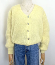 Lade das Bild in den Galerie-Viewer, Zitronengelber Mohair Cardigan mit Knöpfen, Wunderwerk Oldenburg