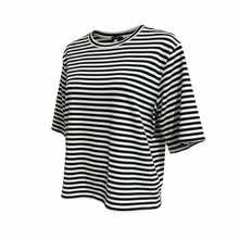 Lade das Bild in den Galerie-Viewer, Streifen-Rundhals Shirt