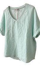 Lade das Bild in den Galerie-Viewer, Leinenshirt "LOVE ME"