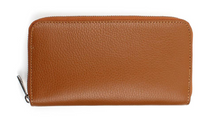 Lade das Bild in den Galerie-Viewer, Portemonnaie in der Farbe cognac mit silbernem umlaufenden Reißverschluss und Kartenfächern, Wunderwerk Oldenburg