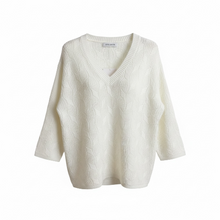 Lade das Bild in den Galerie-Viewer, Strickpullover in offwhite mit V-Ausschnitt und 3/4 Ärmeln, Wunderwerk Oldenburg