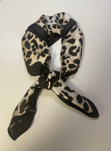 Lade das Bild in den Galerie-Viewer, Leo Tuch in braun Wunderwerk Oldenburg