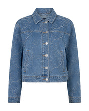 Lade das Bild in den Galerie-Viewer, Blaue Jeansjacke mit Floralem weißem Print, Wunderwerk Oldenburg