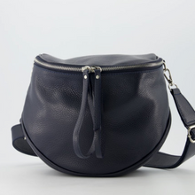 Lade das Bild in den Galerie-Viewer, Dunkelblaue Ledertasche mit goldenem Reißverschluss, Wunderwerk Oldenburg