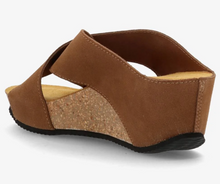 Lade das Bild in den Galerie-Viewer, Camelfarbene Sandale mit Keilabsatz, Wunderwerk Oldenburg