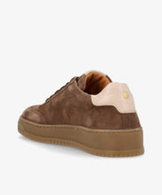 Lade das Bild in den Galerie-Viewer, Brauner Wildleder Sneaker Wunderwerk Oldenburg