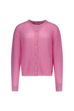 Lade das Bild in den Galerie-Viewer, Fauschige Strickjacke mit Rundhalsausschnitt und durchgehender Knopfleiste in rosa Wunderwerk Oldenburg