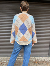 Lade das Bild in den Galerie-Viewer, Karierter Pullover mit Rundhals und weiten Ärmeln, in sandfarbend, Wunderwerk Oldenburg