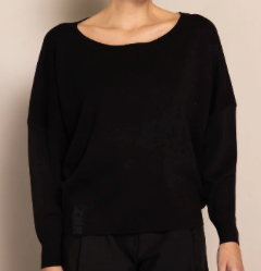 Oversize Pullover mit weitem Rundhalsausschnitt und weiten Ärmeln in der Farbe schwarz Wunderwerk Oldenburg