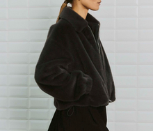 Lade das Bild in den Galerie-Viewer, Nohr Faux Fur Jacke