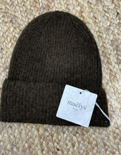 Lade das Bild in den Galerie-Viewer, Dunkelbraune Wollmütze Wunderwerk Oldenburg