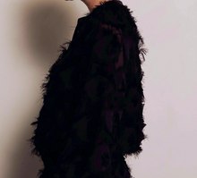 Lade das Bild in den Galerie-Viewer, schwarze Bluse mit Fransen, Wunderwerk Oldenburg