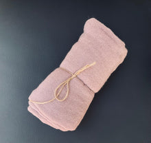 Lade das Bild in den Galerie-Viewer, Schal Lilly