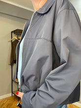 Lade das Bild in den Galerie-Viewer, Blouson mit Reißverschluss
