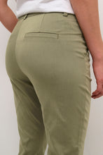 Lade das Bild in den Galerie-Viewer, Kaffe Lea 7/8 Chino Hose
