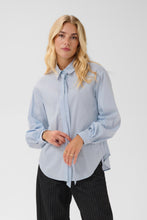 Lade das Bild in den Galerie-Viewer, Cream Saffa Bluse
