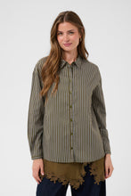Lade das Bild in den Galerie-Viewer, Cream Micca Bluse
