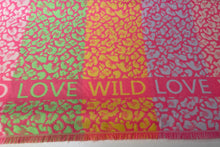 Lade das Bild in den Galerie-Viewer, Wild Love Schal
