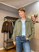 Lade das Bild in den Galerie-Viewer, Blouson mit Reißverschluss
