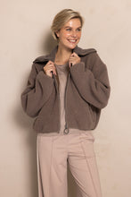 Lade das Bild in den Galerie-Viewer, Zira Teddy Jacke
