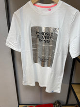 Lade das Bild in den Galerie-Viewer, T-Shirt "Mindset is every Thing"

