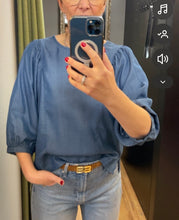 Lade das Bild in den Galerie-Viewer, Bluse mit Ballonärmel
