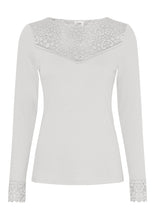 Lade das Bild in den Galerie-Viewer, Dee Lace Shirt
