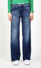 Lade das Bild in den Galerie-Viewer, Gang 94Amelie Wide fit / Standard Jeans
