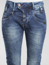 Lade das Bild in den Galerie-Viewer, 94Marge Slim Fit Jeans
