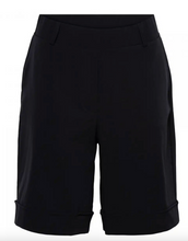 Lade das Bild in den Galerie-Viewer, Philis Travel Shorts
