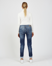 Lade das Bild in den Galerie-Viewer, 94Amelie relexed fit - presious wash
