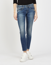 Lade das Bild in den Galerie-Viewer, 94Faith Cropped Skinny Jeans
