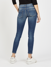 Lade das Bild in den Galerie-Viewer, 94Faith Cropped Skinny Jeans
