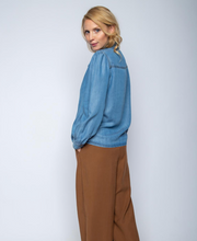Lade das Bild in den Galerie-Viewer, Bluse mit Schluppe
