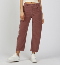 Lade das Bild in den Galerie-Viewer, Gang 94Ida O-Shape Jeans
