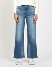Lade das Bild in den Galerie-Viewer, 94Carlotta wide fit Jeans
