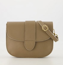 Lade das Bild in den Galerie-Viewer, Crossbodytasche Maan - Glattleder
