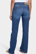 Lade das Bild in den Galerie-Viewer, Future:People Jeans Wide Leg 06:00
