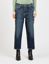 Lade das Bild in den Galerie-Viewer, 94Carol Culotte Jeans
