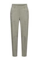 Lade das Bild in den Galerie-Viewer, Renza Travel Hose
