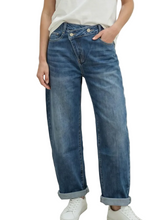 Lade das Bild in den Galerie-Viewer, Jeans Double Button
