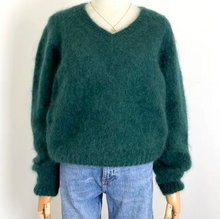 Lade das Bild in den Galerie-Viewer, La maile parisienne Mohair Pullover mit V-Ausschnitt
