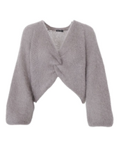 Lade das Bild in den Galerie-Viewer, taupefarbener  Mohair Pullover mit Knoten vorne, Wunderwerk Oldenburg
