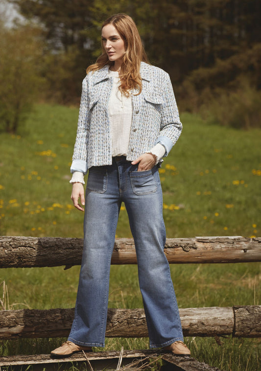 Jeans mit geradem langem Beinverlauf in mid denim und zwei aufgesetzten Taschen, Wunderwerk Oldenburg