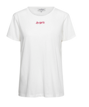 Lade das Bild in den Galerie-Viewer, T-Shirt in offwhite mit roter Amore Stickerei, Wunderwerk Oldenburg

