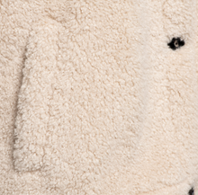 Lade das Bild in den Galerie-Viewer, Beigefarbene Teddyfell Jacke mit halbem Arm Wunderwerk Oldenburg
