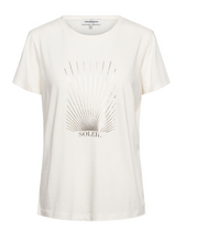 Lade das Bild in den Galerie-Viewer, Beigefarbenen T-Shirt mir Artwork Druck auf der Vorderseite, Wunderwerk Oldenburg
