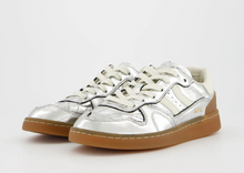 Lade das Bild in den Galerie-Viewer, Sneaker in silver von Collway, Wunderwerk Oldenburg
