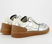 Lade das Bild in den Galerie-Viewer, Sneaker in silver von Collway, Wunderwerk Oldenburg
